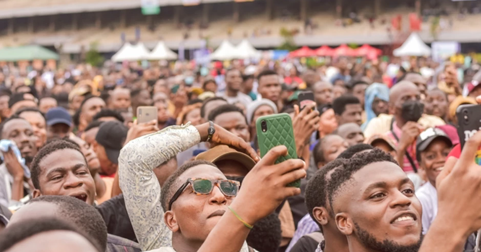A crowd of Nigerian youths